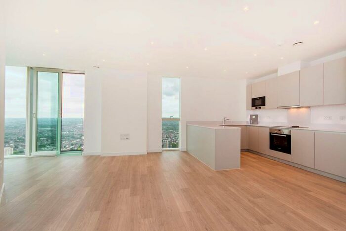 3 Bedroom Flat To Rent In Saffron Central Square, Croydon, CR0