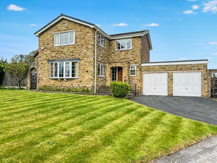 4 Bedroom Detached House For Sale In York Place, Ackworth, WF7