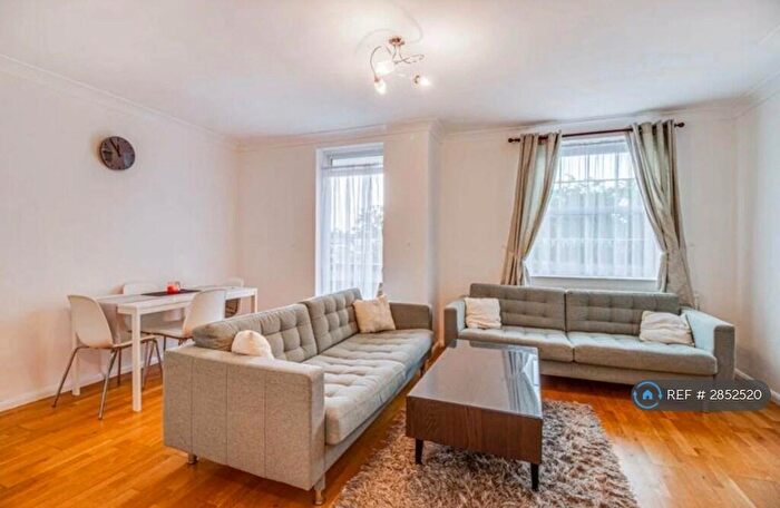 3 Bedroom Flat To Rent In Ferron Road, London, E5