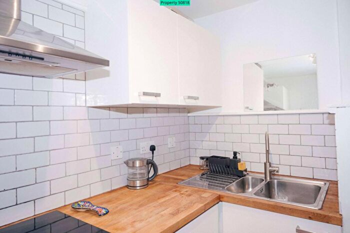 1 Bedroom Flat For Sale In Gables Close, London, SE5