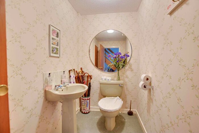 4 Bedroom Detached House For Sale In The Yews, Oadby, Leicester, LE2