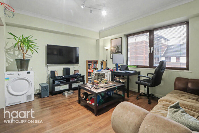 1 Bedroom Flat For Sale In Gordon Place, Southend-On-Sea, SS1