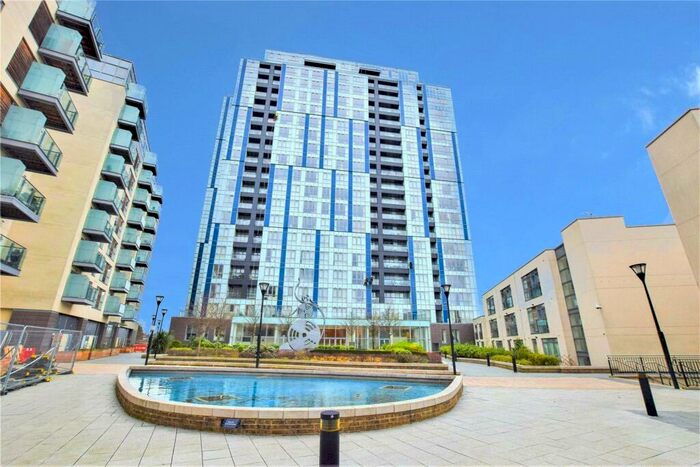 2 Bedroom Apartment To Rent In Cotterells, Hemel Hempstead, Hertfordshire, HP1