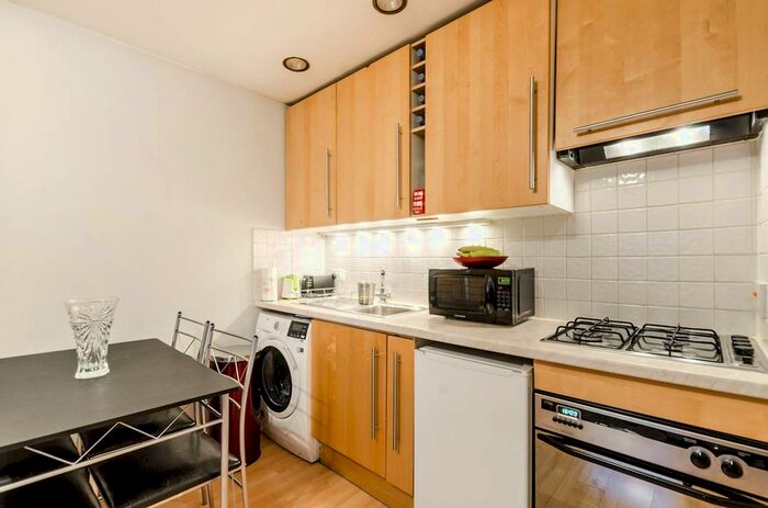 1 Bedroom Flat To Rent In Eardley Crescent, Earls Court, London, SW5