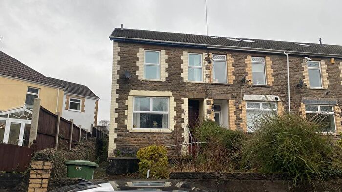 3 Bedroom End Terrace House For Sale In West View, Caerphilly, CF15