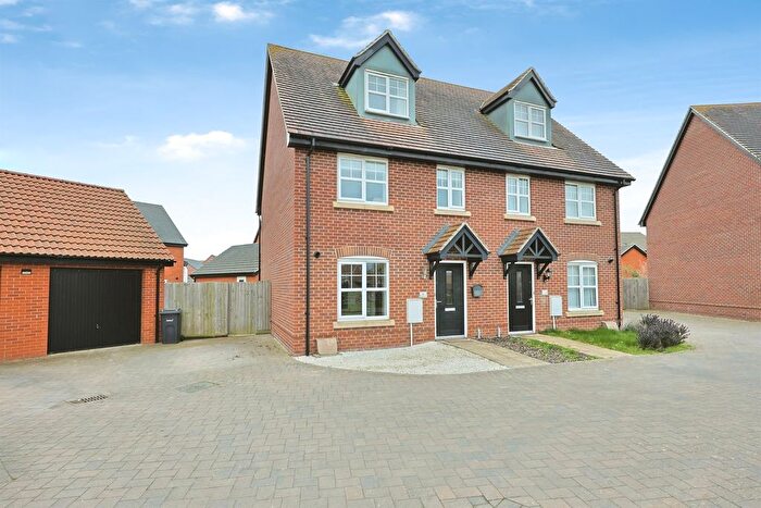 3 Bedroom Semi Detached House For Sale In Frederick Grove, Hethersett, Norwich, NR9