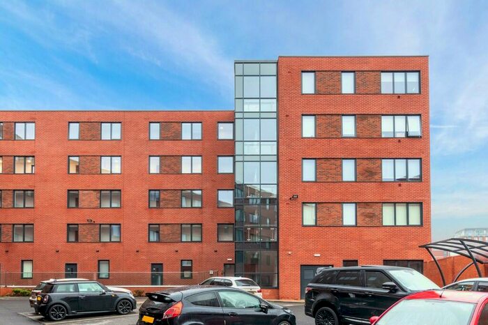 2 Bedroom Apartment To Rent In Madison House, Gooch Street North, Birmingham, B5