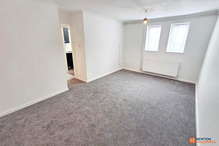 2 Bedroom Flat For Sale In Axiom Avenue, Peterborough, PE3