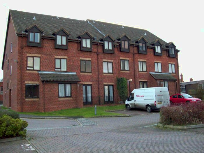 1 Bedroom Flat To Rent In Rectory Road, Rushden, NN10