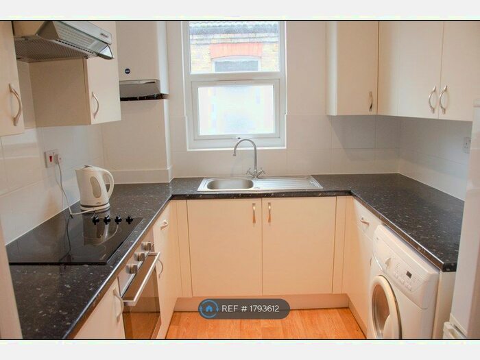 2 Bedroom Flat To Rent In Clementina Road, London, E10