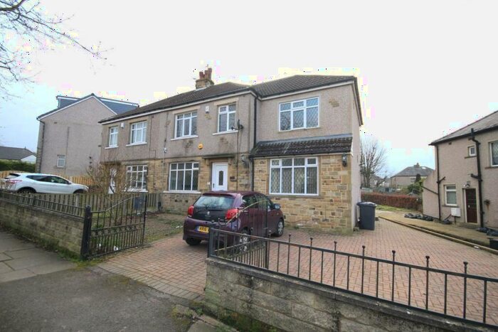 4 Bedroom Semi-Detached House To Rent In Acre Avenue, BD2