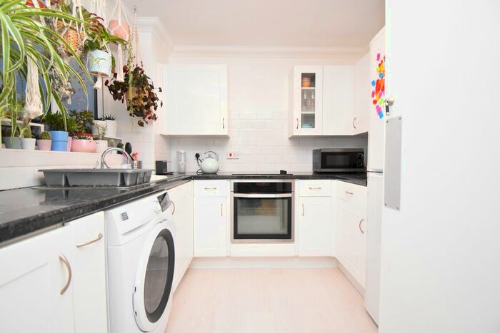 Studio To Rent In Shortlands Close, Belvedere, DA17