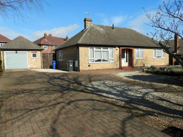 3 Bedroom Bungalow To Rent In Jossey Lane, Scawthorpe, Doncaster, DN5