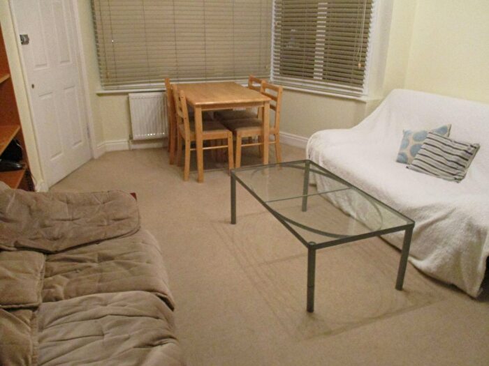 2 Bedroom Flat To Rent In Faber Gardens, Hendon Central, NW4