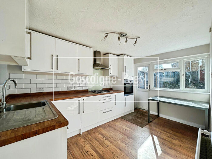 2 Bedroom House To Rent In Sycamore Way, Basingstoke, RG23