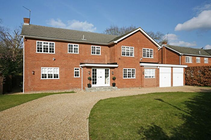 5 Bedroom Detached House To Rent In Court Drive, Maidenhead, SL6
