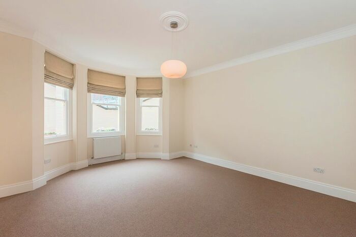 2 Bedroom Flat To Rent In Ashley Gardens, Thirleby Road, London, SW1P