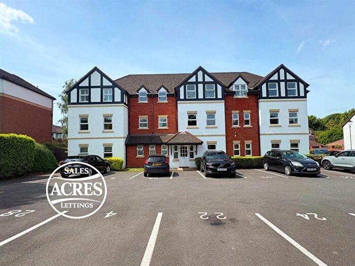 2 Bedroom House For Sale In Tudor Way, Sutton Coldfield, B72
