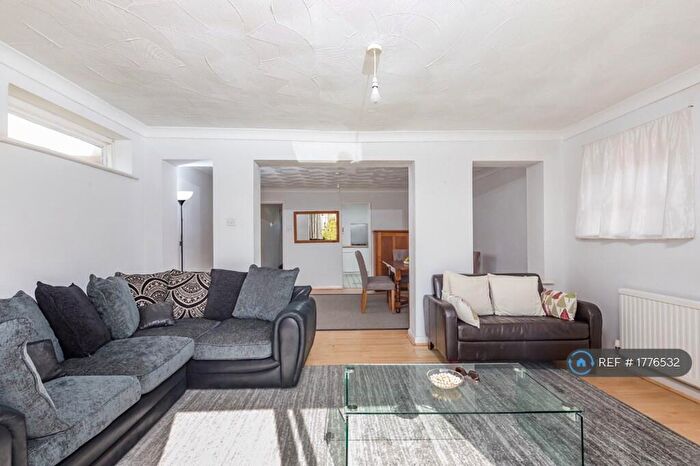 2 Bedroom Semi-Detached House To Rent In Seaview Road, Brighton, BN2