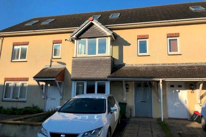 3 Bedroom Property To Rent In The Cove, Truro, TR4