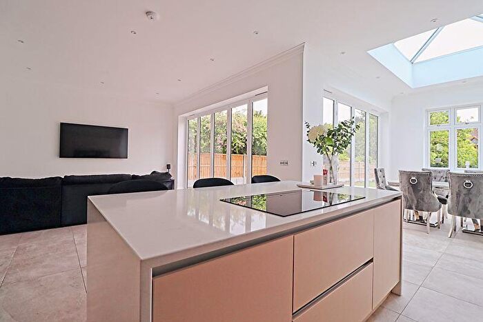 4 Bedroom Detached House For Sale In Thundersley Park Road, South Benfleet, SS7