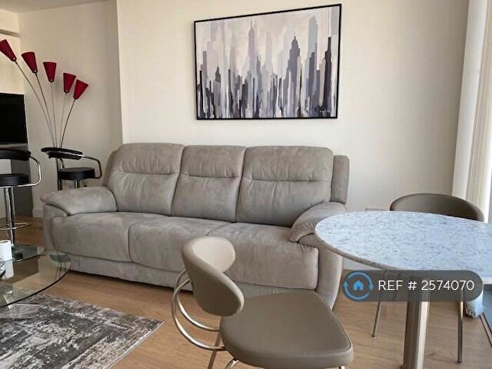 1 Bedroom Flat To Rent In Landmark Pinnacle, London, E14