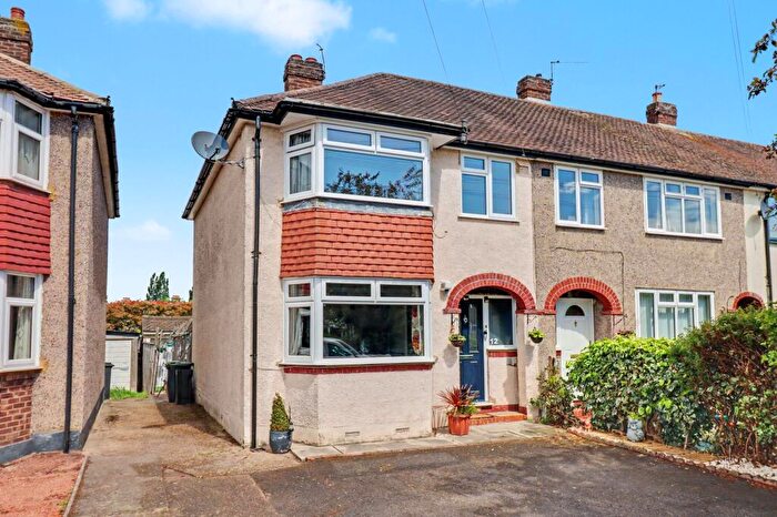 3 Bedroom Semi-Detached House For Sale In Devon Way, Chessington, KT9