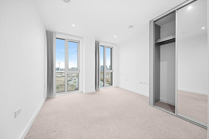 2 Bedroom Apartment For Sale In Copeland Court, Knights Road, London, E16