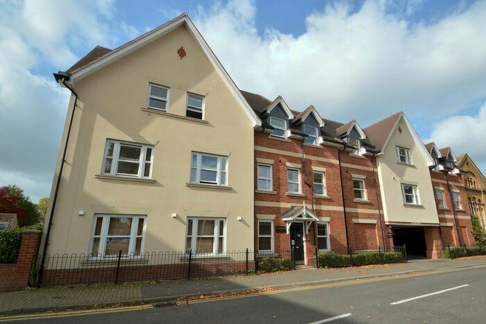 2 Bedroom Flat To Rent In Churchill House, Crouch Oak Lane, Addlestone, KT15