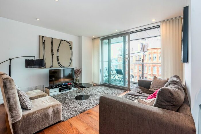 3 Bedroom Flat To Rent In Rochester Row, London, SW1P