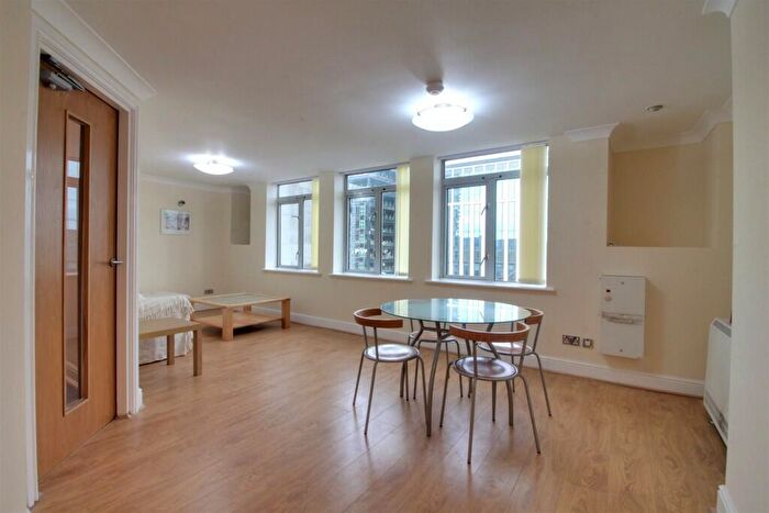 2 Bedroom Apartment To Rent In Paradise Street, Birmingham City Centre, B1