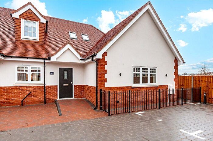 2 Bedroom Bungalow For Sale In Jensen Close, Hornchurch, RM12