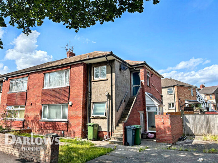 2 Bedroom Flat For Sale In New Road, Cardiff, CF3