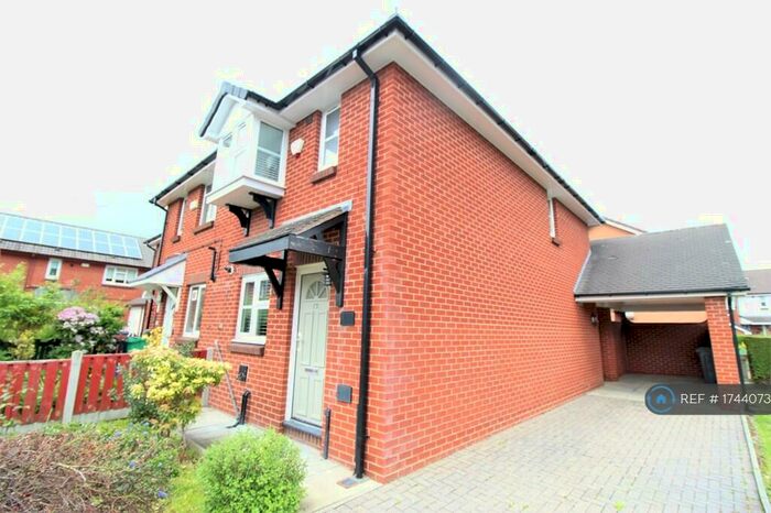 2 Bedroom Semi-Detached House To Rent In Holdgate Close, Manchester, M15
