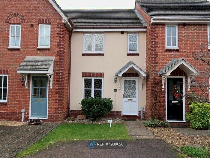 2 Bedroom Terraced House To Rent In Waine Close, Buckingham, MK18