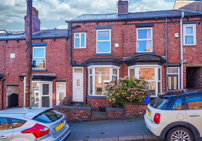 3 Bedroom Terraced House For Sale In Hunter Hill Road, Sheffield, S11