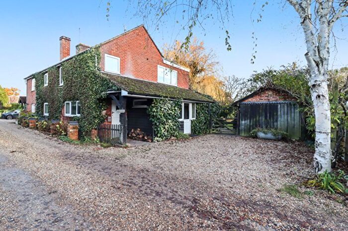 3 Bedroom Property To Rent In Baigents Lane, Windlesham, GU20