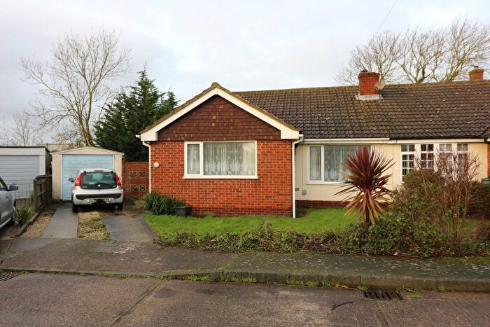 3 Bedroom Semi-Detached Bungalow For Sale In Mill Close, Sandwich, CT13