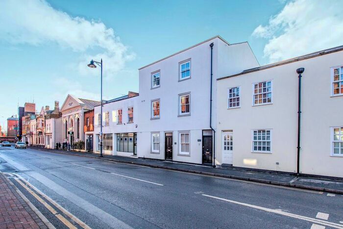 1 Bedroom Apartment To Rent In Victoria Street, SL4