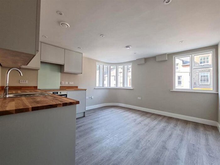Flat To Rent In Flat, Essex House, Regent Street, Cambridge, CB2