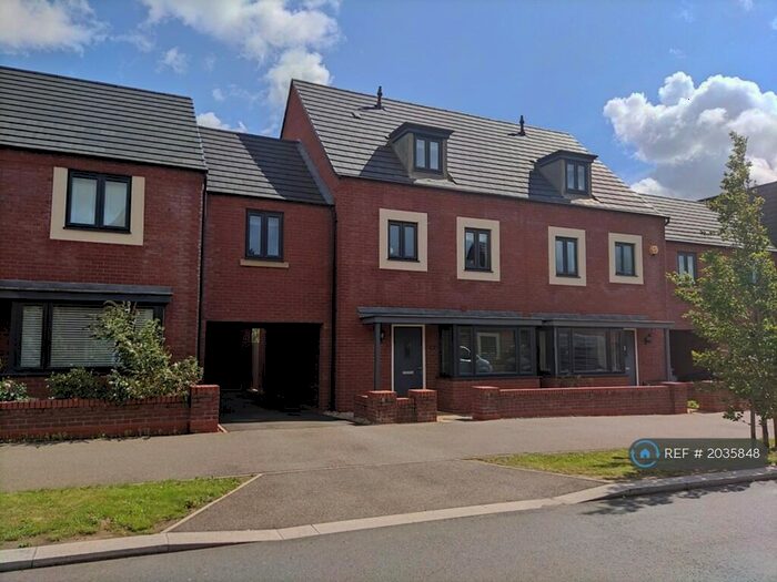 5 Bedroom Semi-Detached House To Rent In Kent Road South, Northampton, NN5