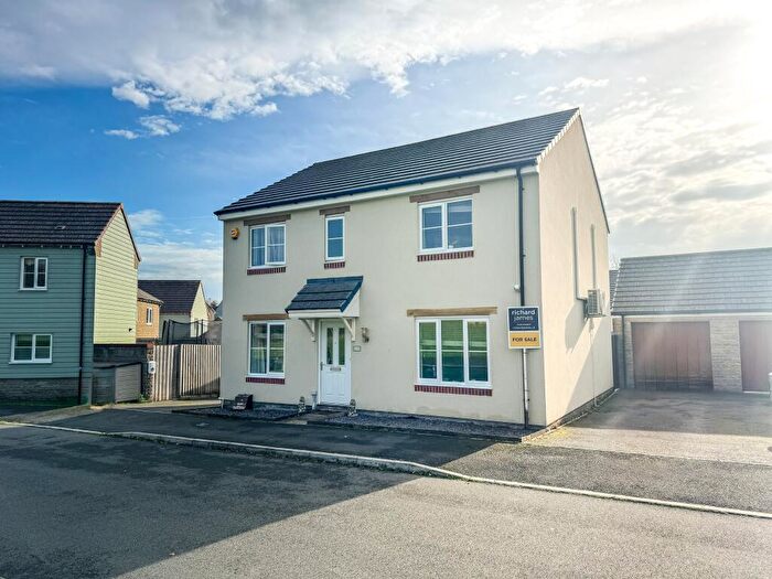 4 Bedroom Detached House For Sale In River View, Purton, SN5