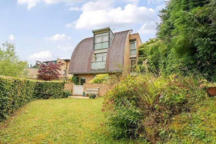 2 Bedroom Flat To Rent In Cumnor Hill, Oxford, OX2