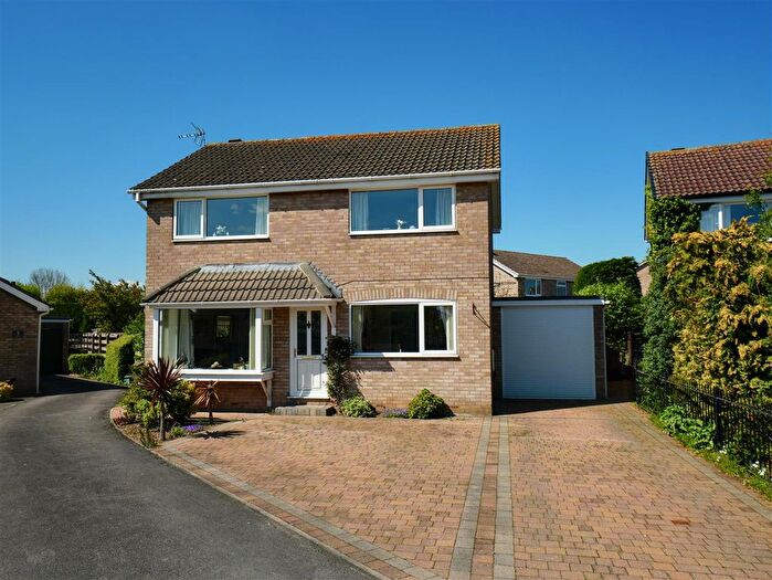 4 Bedroom Property For Sale In The Beeches, Skelton, York, YO30