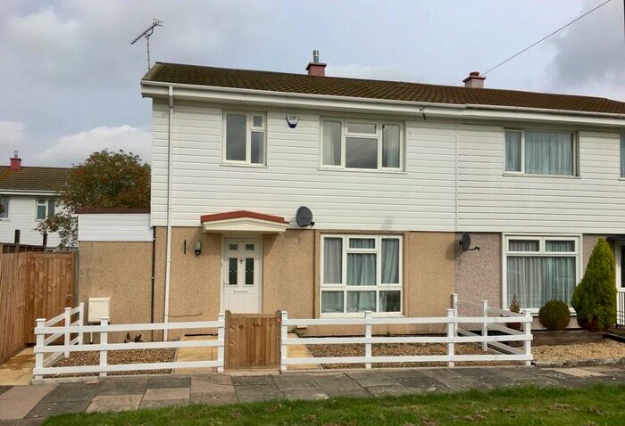 4 Bedroom Semi-Detached House To Rent In Scarborough Way, Coventry, CV4