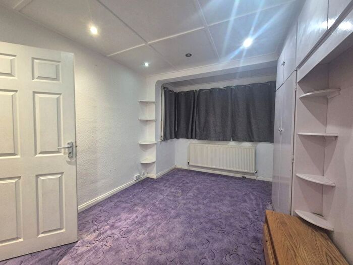 3 Bedroom Terraced House To Rent In Mitcham Road, Croydon, CR0