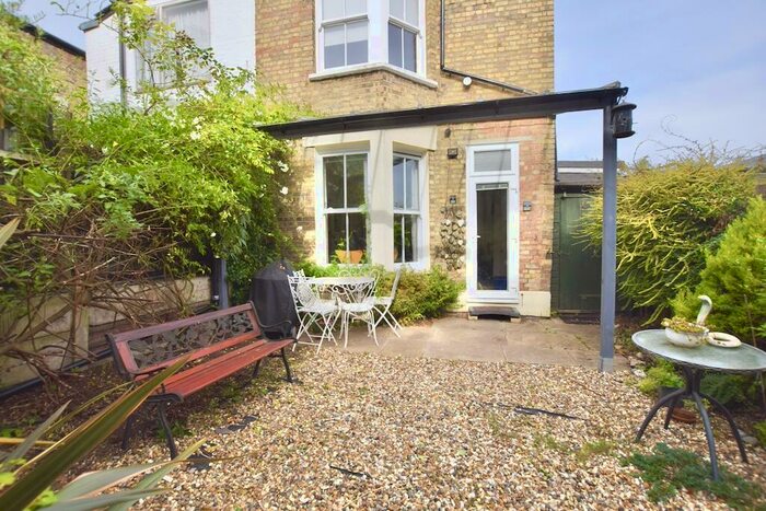 2 Bedroom Ground Maisonette To Rent In St James Lane, London, Haringey, N10