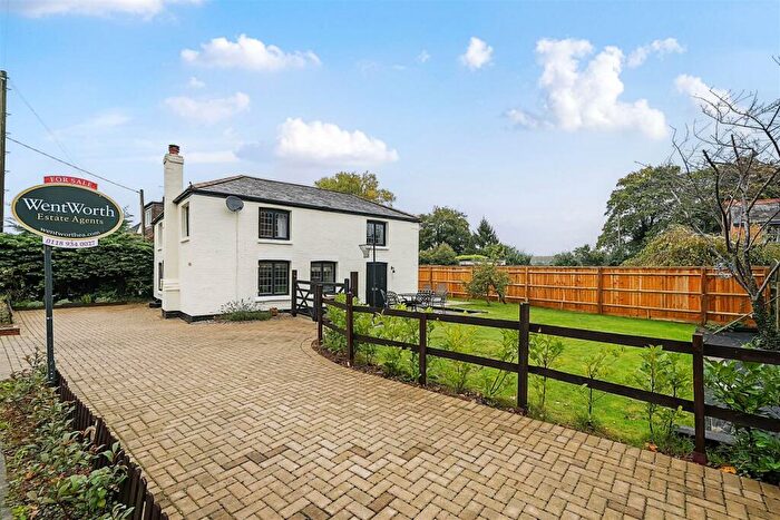 3 Bedroom Cottage For Sale In Lodge Road, Whistley Green, Reading, Berkshire, RG10