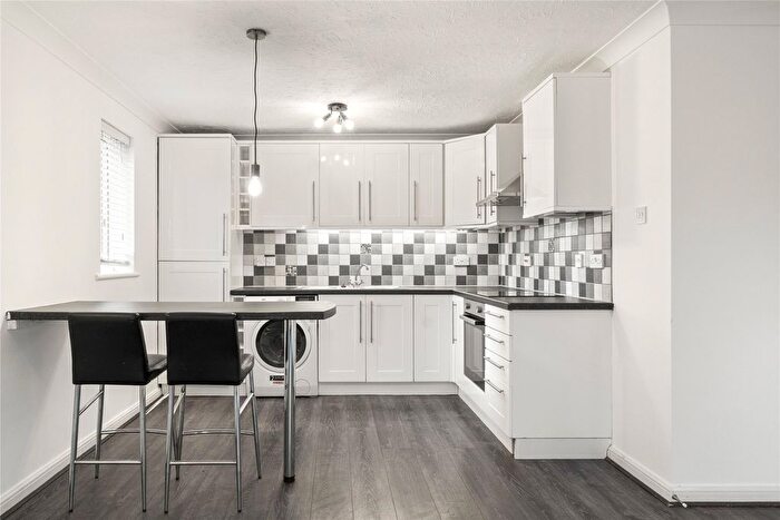 2 Bedroom Flat To Rent In Cobham Gate, Freelands Road, Cobham, Surrey, KT11