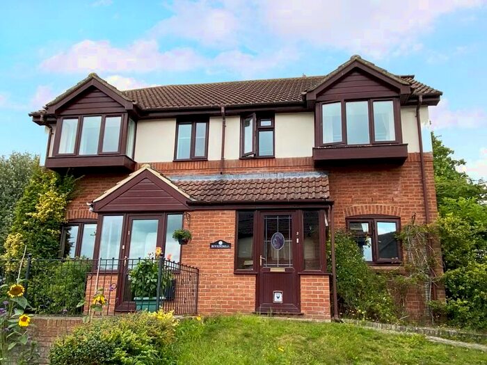 Houses for sale & to rent in SN9 6AR, The Collingbournes And Netheravon